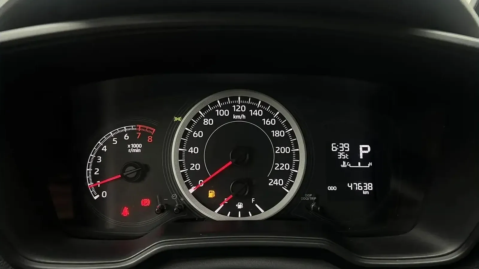Комбинация приборов Toyota Levin, фото показаний одометра