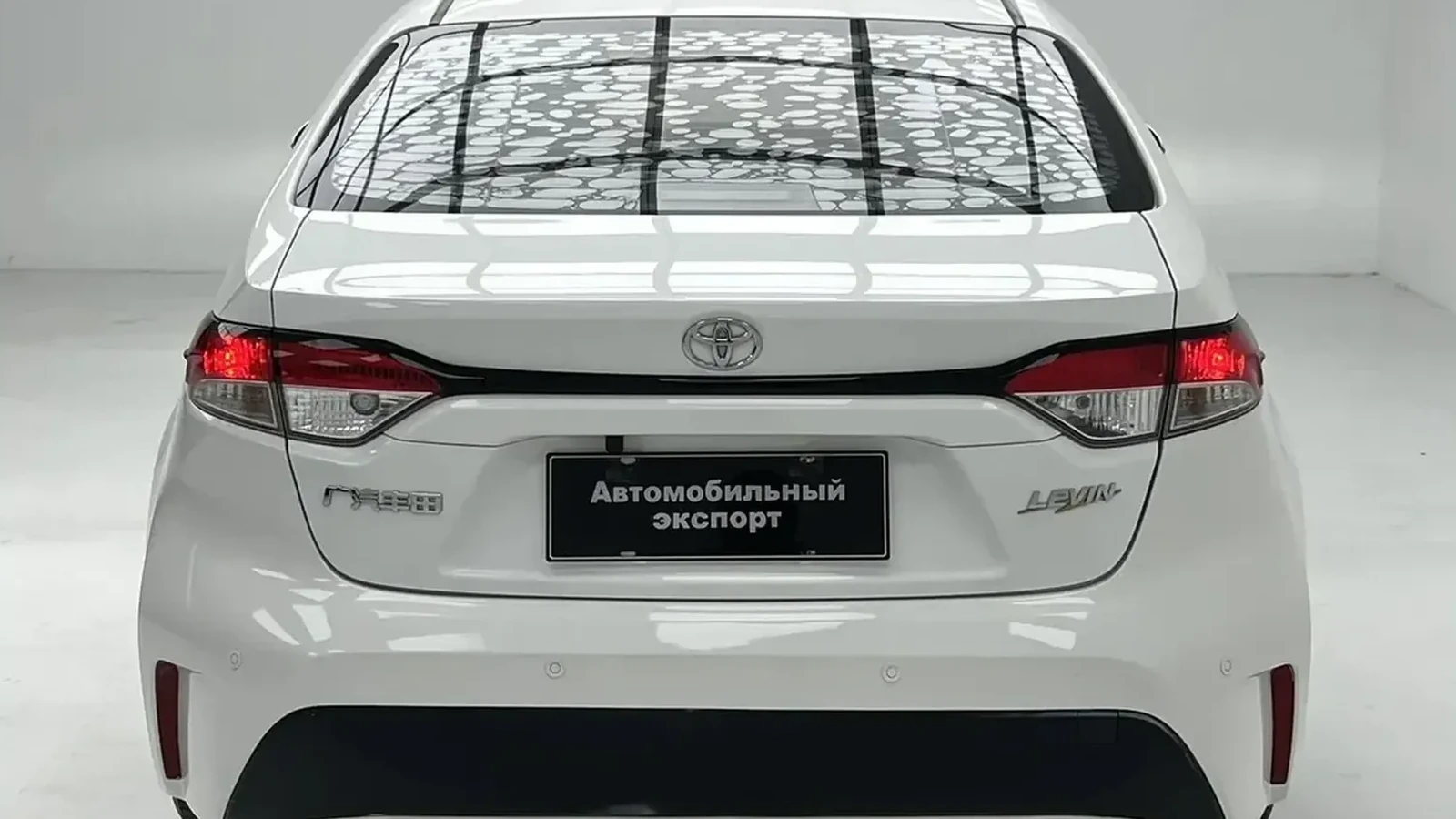 Toyota Levin 2022 из Китая, вид сзади