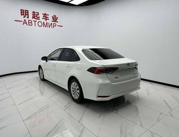 Белый седан Toyota Corolla 2022 (1.5L CVT) из Харбина: пробег 18 000 км, TSS 2.0, доставка под ключ, цена от 1,5 млн руб. с ТЛК «ЛАЗУРИТ».