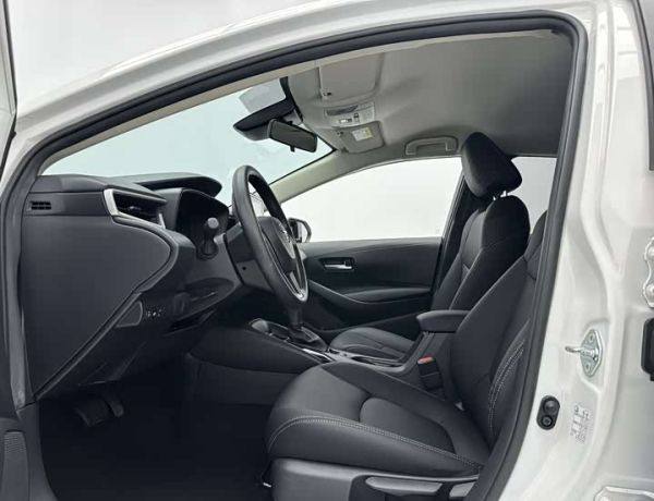 Седан Toyota Corolla 2022: TNGA, 1.5L CVT, TSS 2.0, белый, 18 000 км, доставка и таможня под ключ.