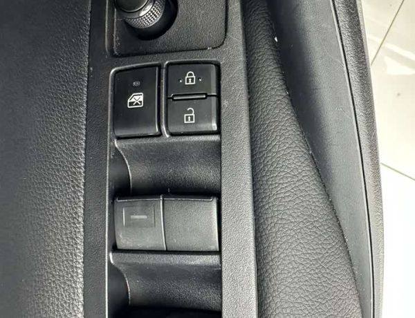 Toyota Corolla 2022 под ключ: TNGA, 1.5L CVT, TSS 2.0, белый, 18 000 км, логистика и таможня с «ЛАЗУРИТ».