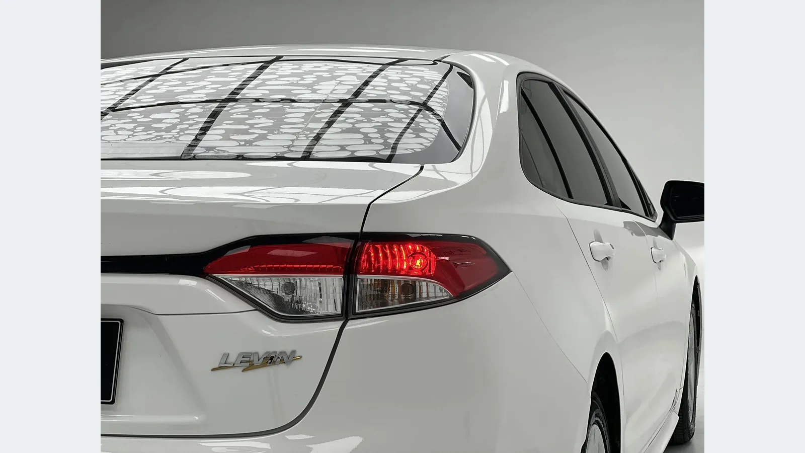 Задний фонарь и кузовная панель Toyota Levin