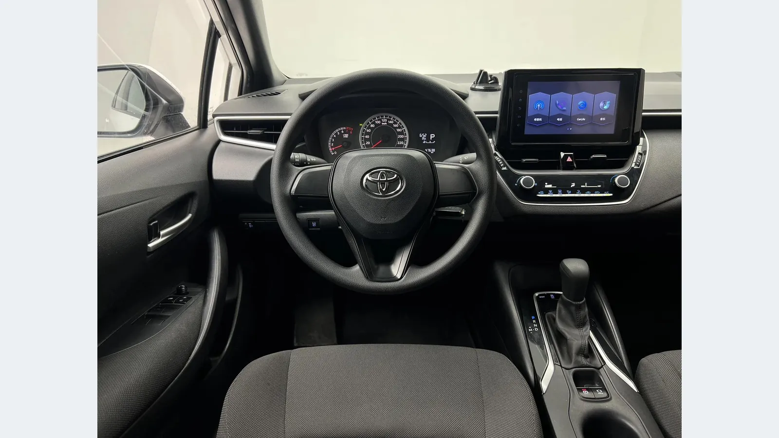 Рулевое колесо и приборная панель Toyota Levin